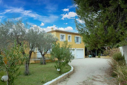 Luxury home in Vernègues, Bouches-du-Rhône