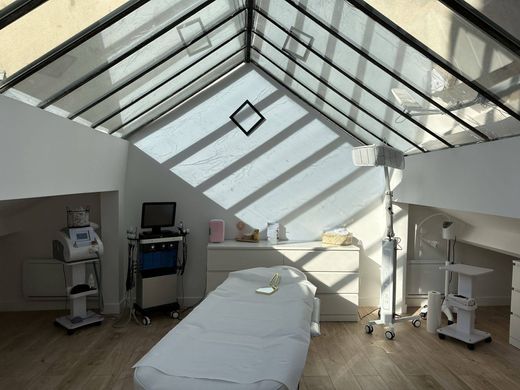 Bureau à Neuilly-sur-Seine, Hauts-de-Seine