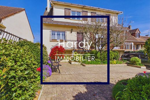 Luxury home in Osny, Val d'Oise