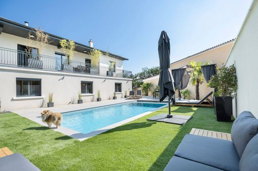 Luxury home in Saint-Genis-les-Ollières, Rhône