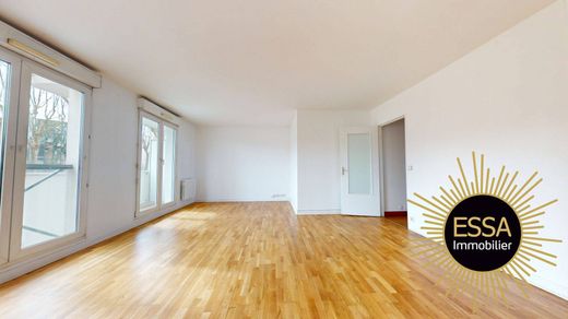 Apartment / Etagenwohnung in Viroflay, Yvelines
