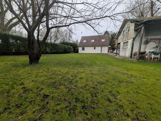 Элитный дом, Élancourt, Yvelines