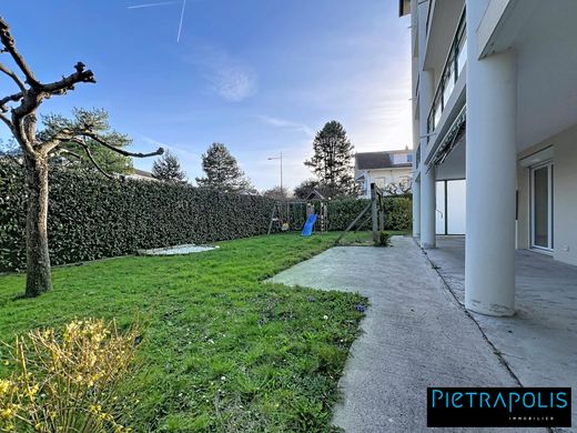 Apartment / Etagenwohnung in Divonne-les-Bains, Ain