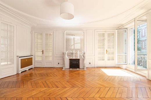 Apartment in Champs-Elysées, Madeleine, Triangle d’or, Paris
