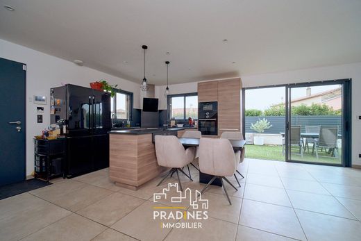 ‏בתי יוקרה ב  Saint-Laurent-d'Agny, Rhône