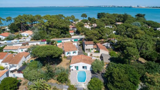 Casa di lusso a Rivedoux-Plage, Charente-Maritime