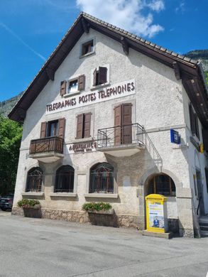 Complexes résidentiels à Abondance, Haute-Savoie