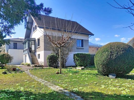 Luxury home in Poisat, Isère