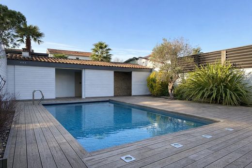 Luxury home in La Rochelle, Charente-Maritime