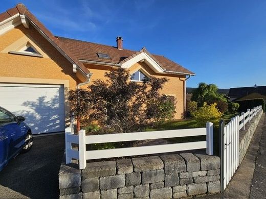 Luxury home in Rochejean, Doubs