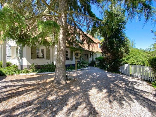 Luxury home in Cucq, Pas-de-Calais