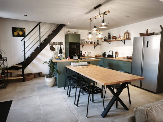 Luxury home in Saint-Palais-sur-Mer, Charente-Maritime