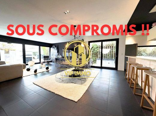 Casa di lusso a Marquette-lez-Lille, North