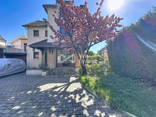 Luxury home in Colombes, Hauts-de-Seine