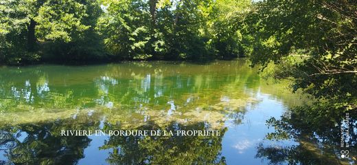 Castle in Avèze, Gard