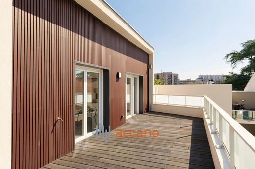 Apartment in Champagne-au-Mont-d'Or, Rhône