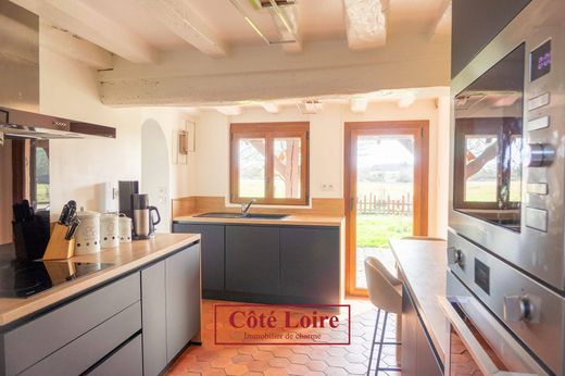 Luxury home in Chanteau, Loiret