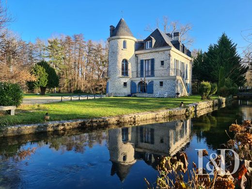 Zamek w Gironville-sur-Essonne, Essonne