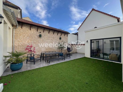 Luxury home in Mantes-la-Jolie, Yvelines