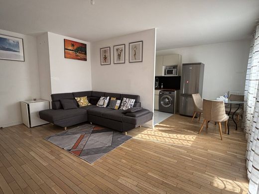 Apartment / Etagenwohnung in Villejuif, Val-de-Marne