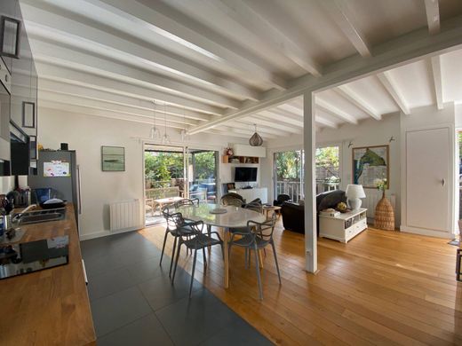 Luxury home in Lège-Cap-Ferret, Gironde