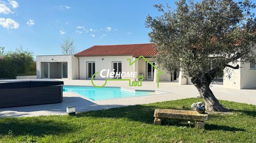 Casa di lusso a Dommartin, Rhône