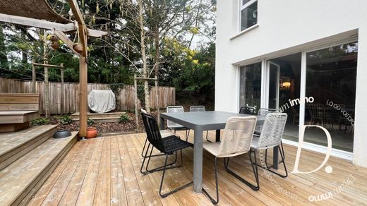 Luxury home in Gradignan, Gironde