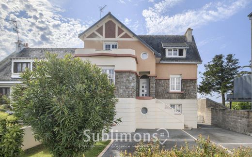 Luxury home in Locmiquélic, Morbihan