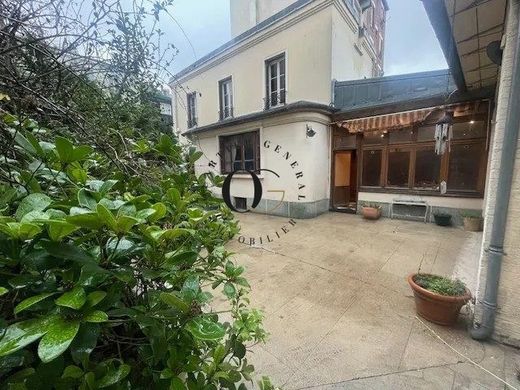 Luxus-Haus in Saint-Ouen, Seine-Saint-Denis