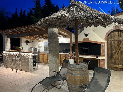 Casa di lusso a Le Soler, Pirenei Orientali