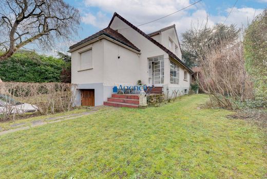 Maison de luxe à Noisy-le-Grand, Seine-Saint-Denis