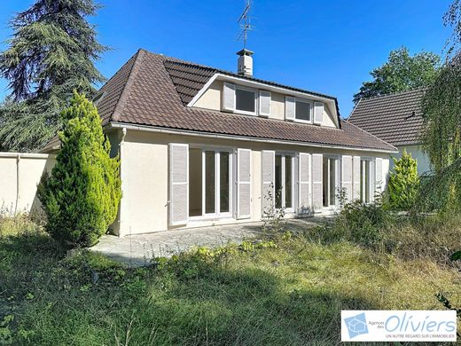 Luxury home in Saint-Rémy-lès-Chevreuse, Yvelines