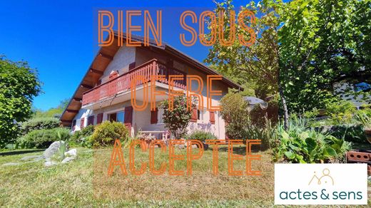Maison de luxe à Saint-Alban-Leysse, Savoie