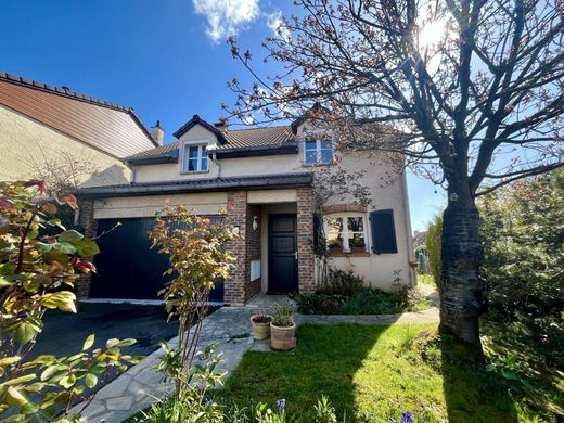 Luxury home in Andilly, Val d'Oise