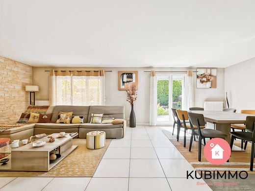 Luxury home in Bussy-Saint-Georges, Seine-et-Marne