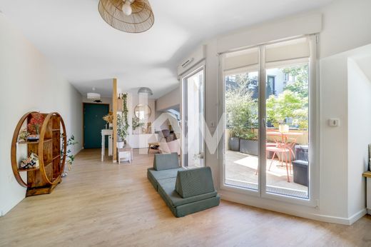 Apartment in Issy-les-Moulineaux, Hauts-de-Seine