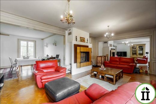 Luxury home in Quincy-sous-Sénart, Essonne