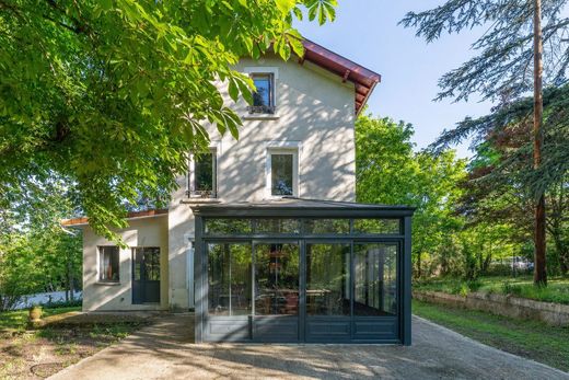 Luxury home in Chaponost, Rhône