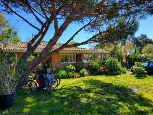 Luxury home in Lège-Cap-Ferret, Gironde
