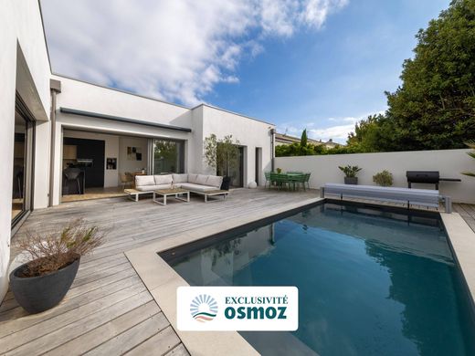 Luxus-Haus in Puilboreau, Charente-Maritime