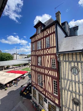 Apartment / Etagenwohnung in Rouen, Seine-Maritime