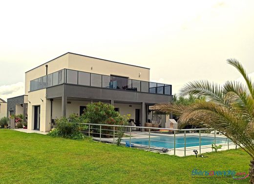 Luxury home in Joué-lès-Tours, Indre and Loire