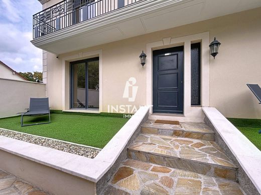 Residential complexes in Bonneuil-sur-Marne, Val-de-Marne