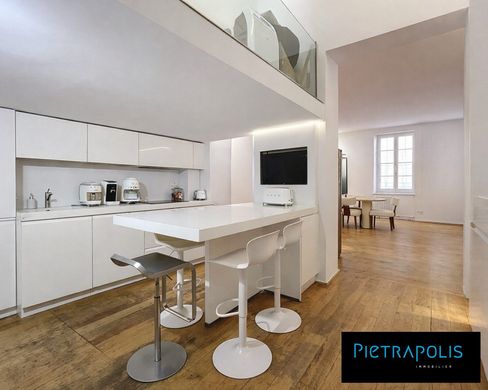 Apartment / Etagenwohnung in Lyon, Rhône