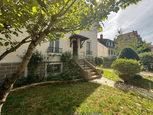 Luxus-Haus in Villemomble, Seine-Saint-Denis
