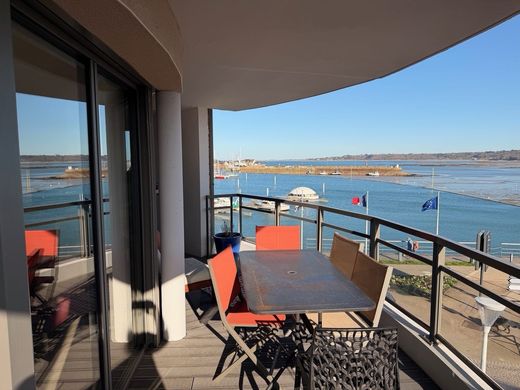 Apartment in Perros-Guirec, Côtes-d'Armor