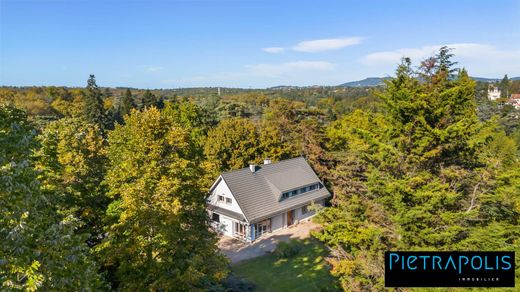 منزل ﻓﻲ Charbonnières-les-Bains, Rhône