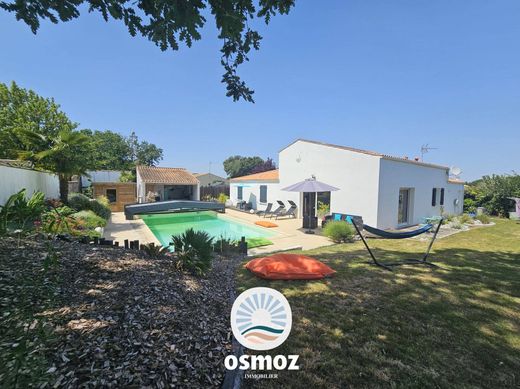 Luxury home in Sainte-Soulle, Charente-Maritime