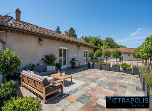 Luxury home in Sainte-Foy-lès-Lyon, Rhône