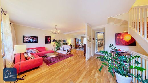 ‏דירה ב  Ferney-Voltaire, Ain